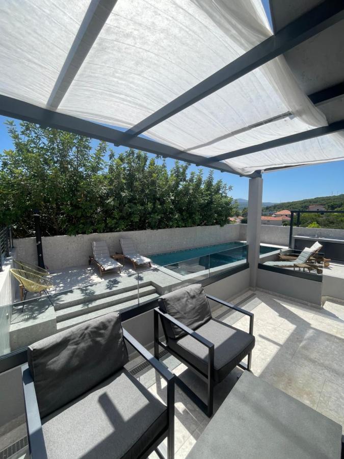 Apartments Belic With Pool Jelsa  Exterior foto