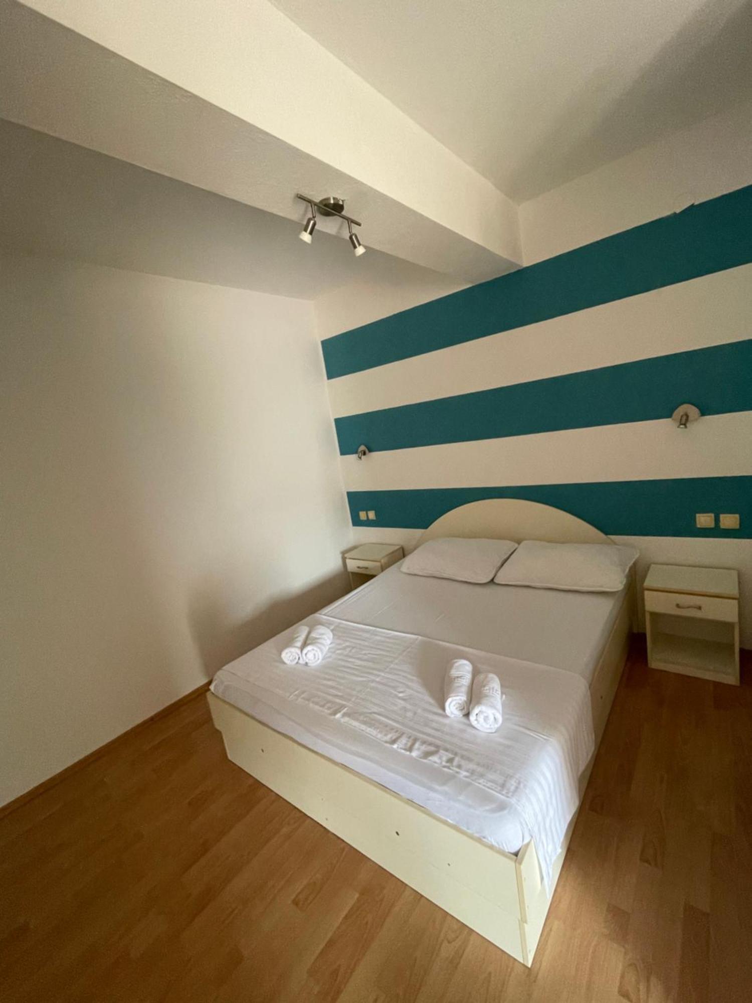 Apartments Belic With Pool Jelsa  Exterior foto