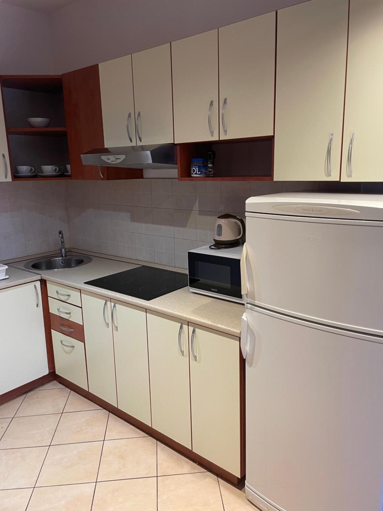 Apartments Belic With Pool Jelsa  Exterior foto