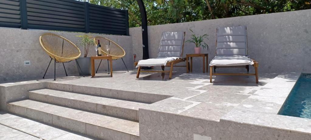Apartments Belic With Pool Jelsa  Exterior foto
