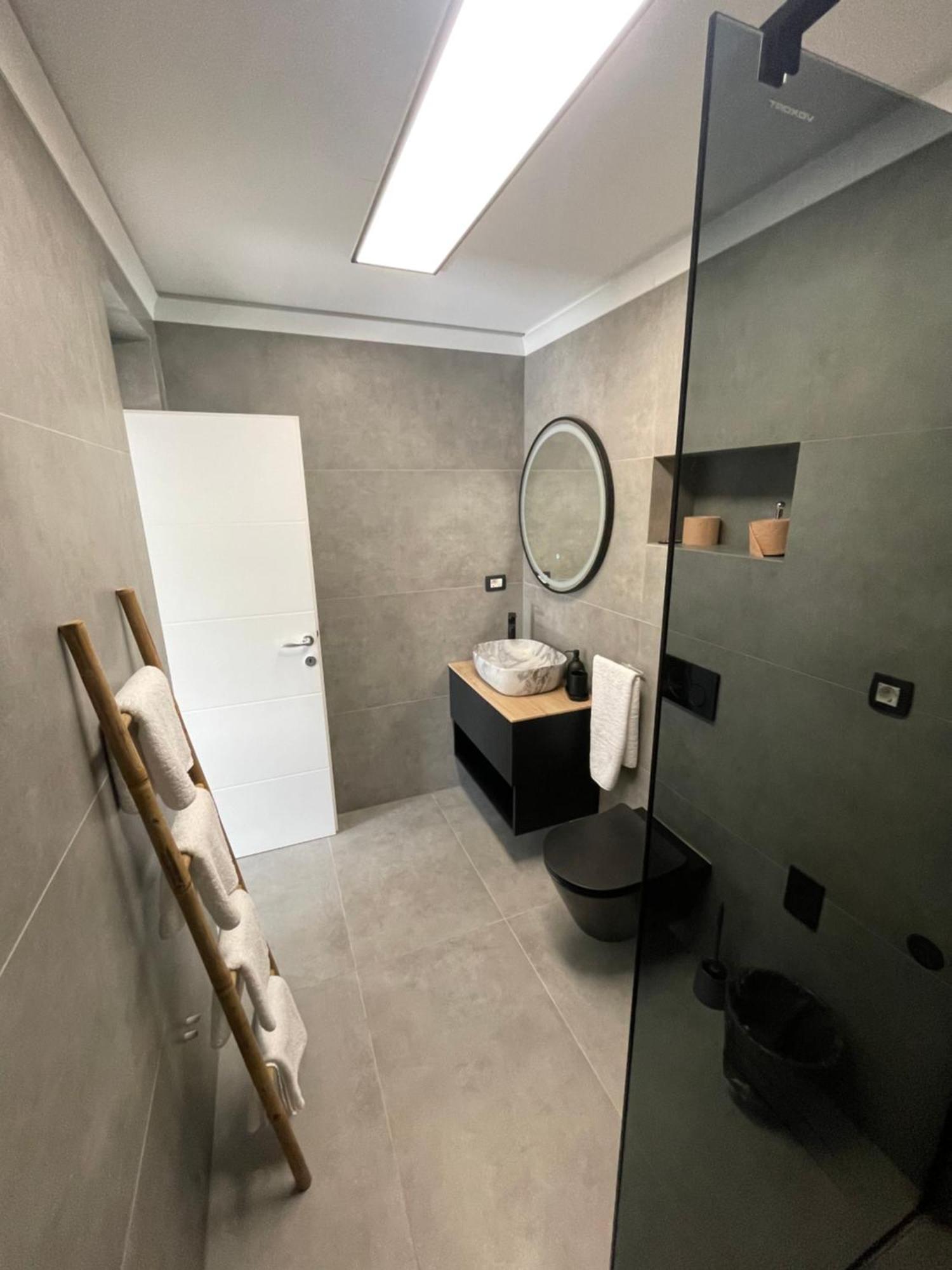 Apartments Belic With Pool Jelsa  Exterior foto